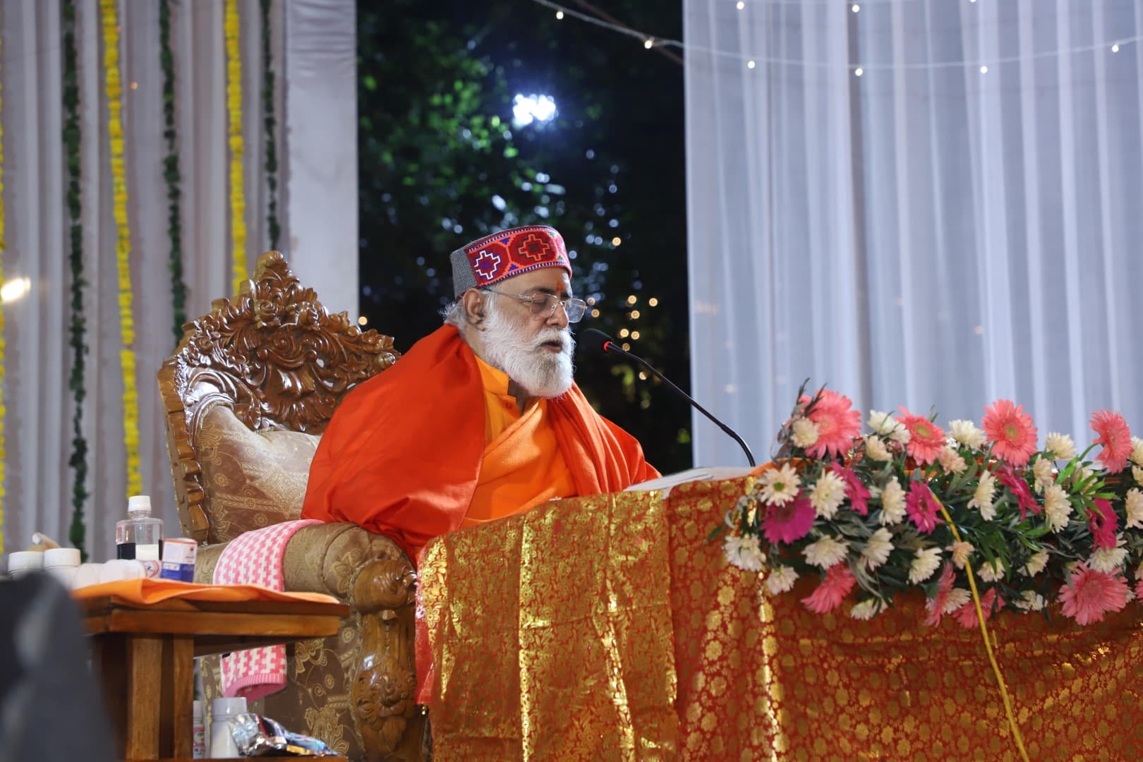 Gurudev Ji seated at a Samagam