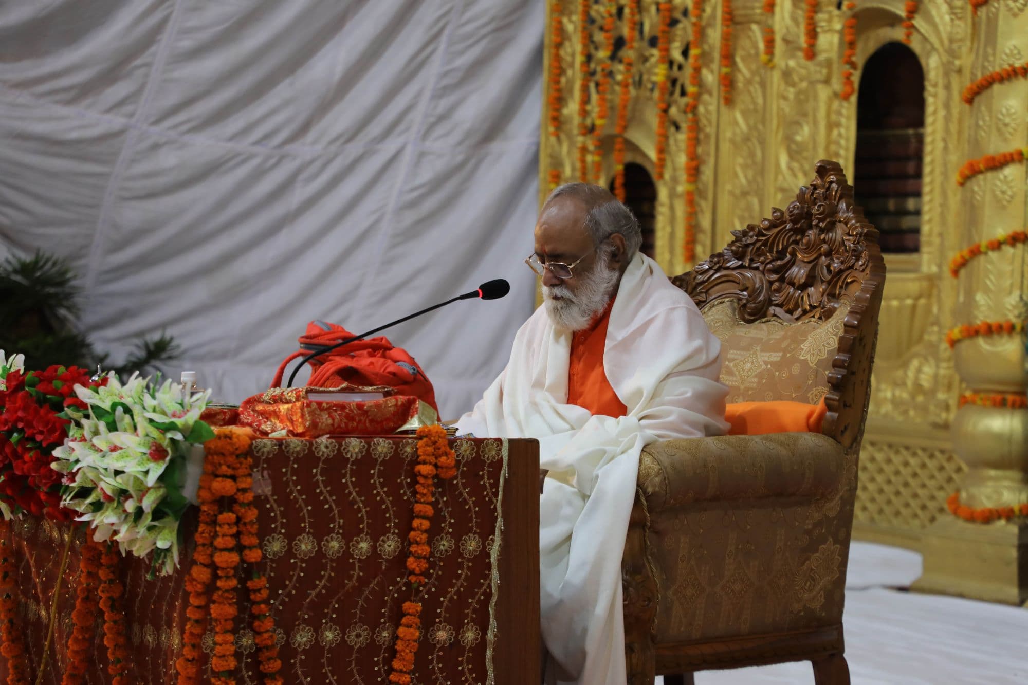 How can Pujya Gurudevji tell about a person by looking at his photograph and even without the photograph…